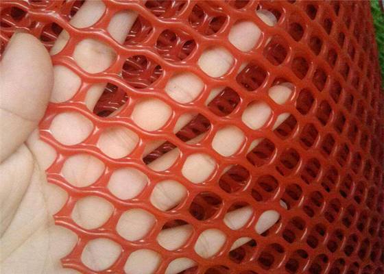 300g/M2 πλαστικό πλέγμα που πιάνει την εξαγωνική πεδιάδα αναπαραγωγής πουλερικών τρυπών κόκκινη